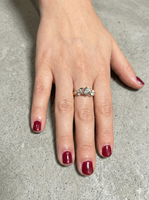 טבעת סלעים משובצת אבן מורגנייט ויהלומים קטנים זהב צהוב 14 קראט