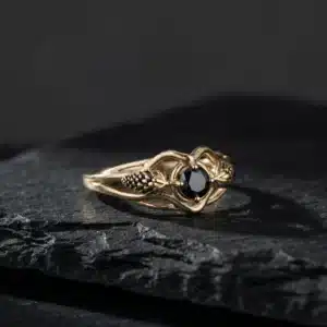 טבעת זהב ענף 14 קראט עם יהלום שחור