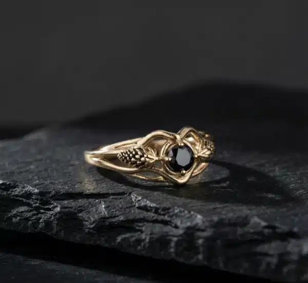 טבעת זהב ענף 14 קראט עם יהלום שחור