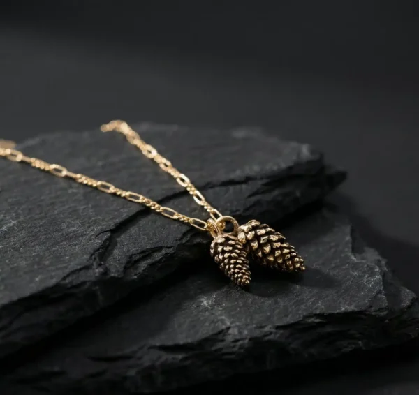 שרשרת עם תליון שני אצטרובלים זהב 14 קראט