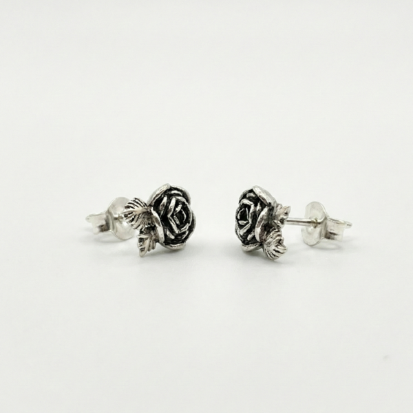 עגילים צמודים פרח הנורית מכסף