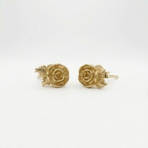 עגילים צמודים פרח הנורית זהב 14 קראט